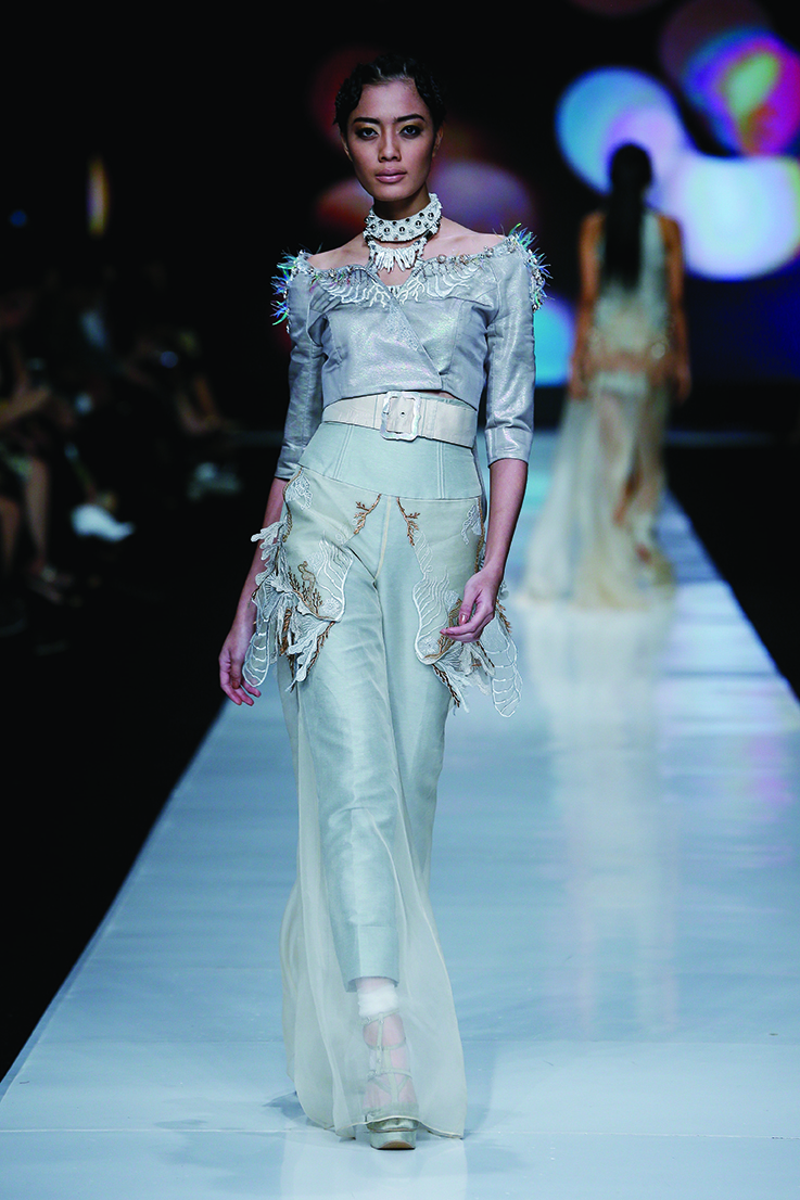 Indonesia ‘knights’ its heroes at Jakarta Fashion Week - Marie France ...