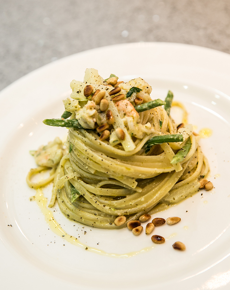 Bavette pasta with prawns, pesto Genovese, potatoes and green beans - Marie  France Asia, women's magazine